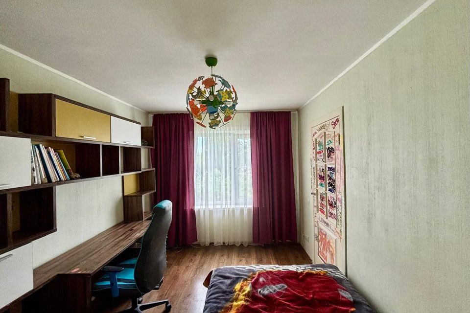 Продаётся 3-комнатная квартира, 52.7 м²