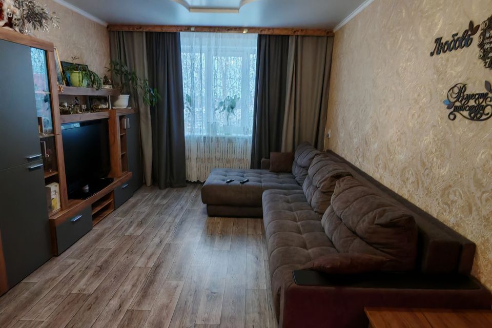Продаётся 4-комнатная квартира, 83 м²