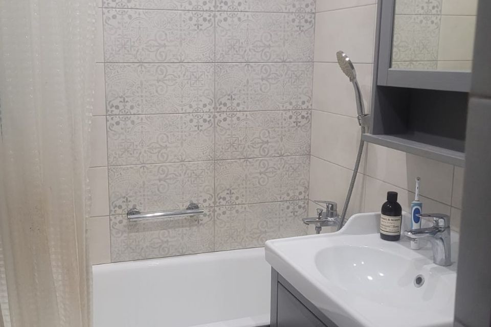 Продаётся 2-комнатная квартира, 42.7 м²