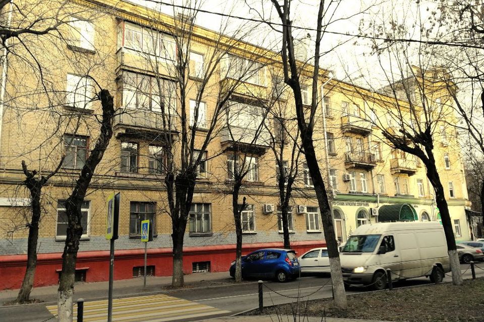 Продаётся 4-комнатная квартира, 100.1 м²