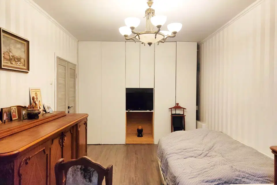 Продаётся 4-комнатная квартира, 101.7 м²