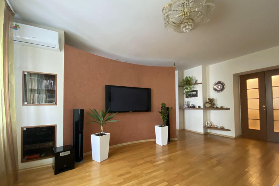 Продаётся 3-комнатная квартира, 98.7 м²