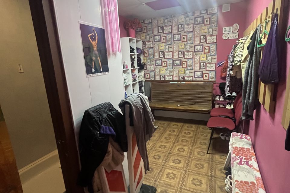 Продаётся помещение своб. назначения, 460 м²