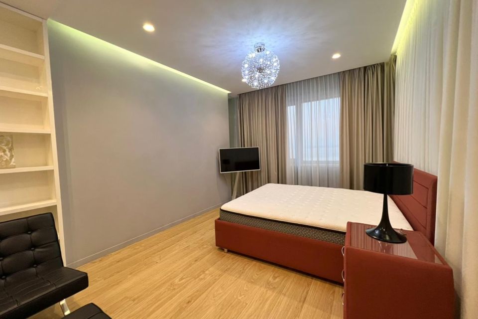 Продаётся 3-комнатная квартира, 101.7 м²
