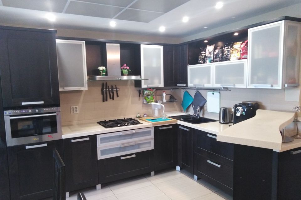Продаётся 4-комнатная квартира, 116 м²