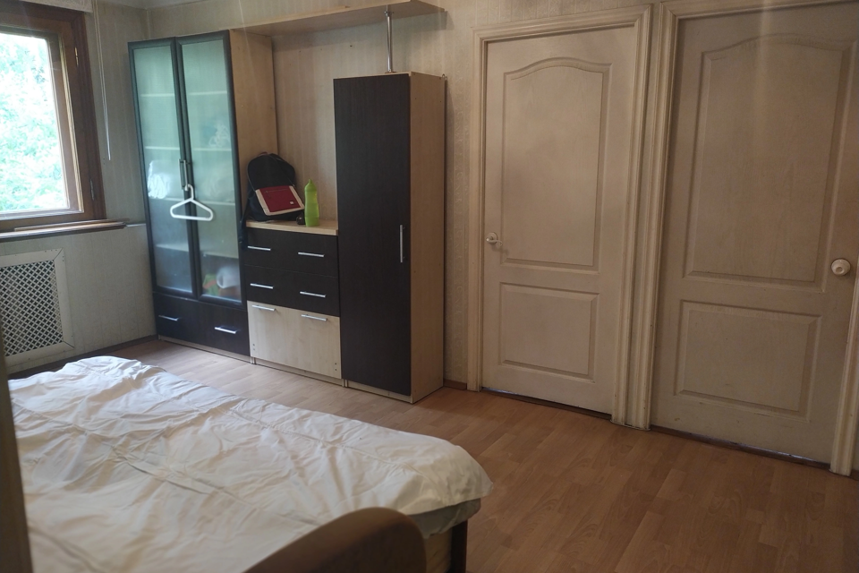 Продаётся 3-комнатная квартира, 50.3 м²