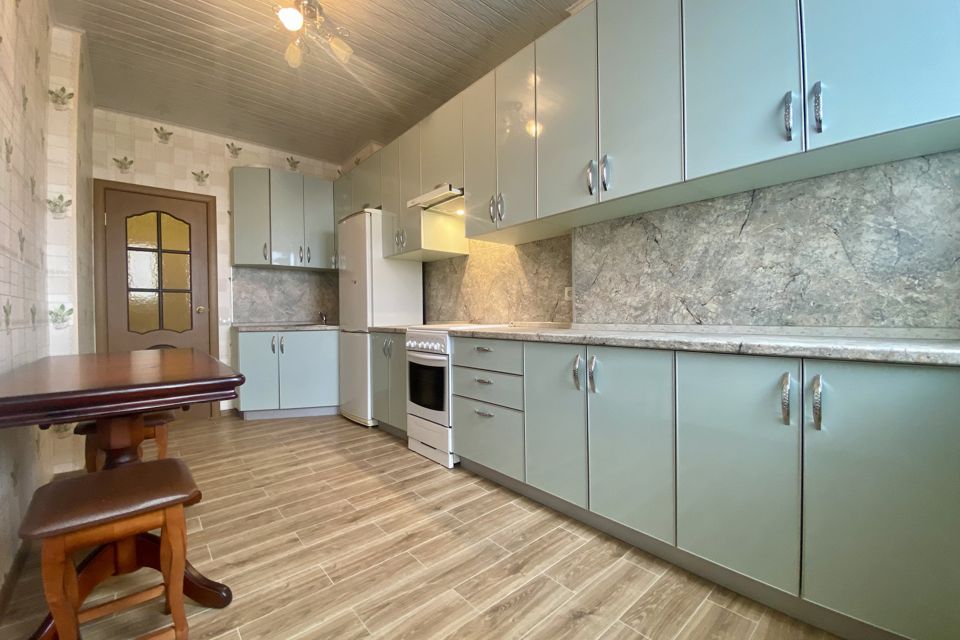 Продаётся 3-комнатная квартира, 77.2 м²