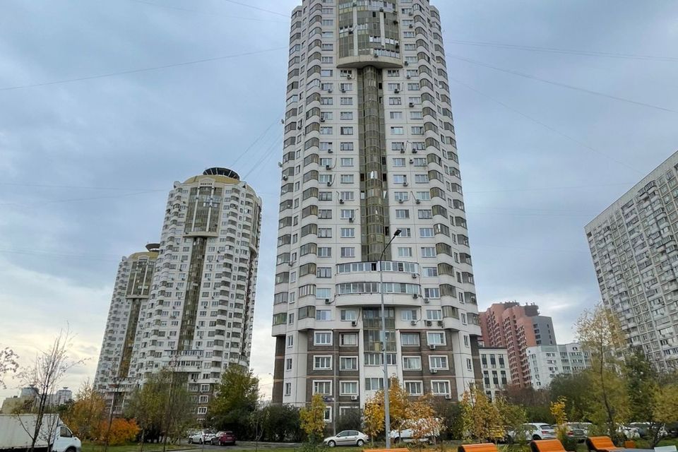 Продаётся 2-комнатная квартира, 55.6 м²