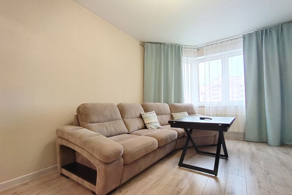 Продаётся 1-комнатная квартира, 42.7 м²