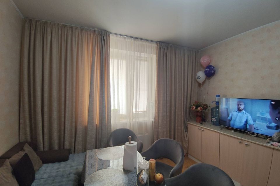 Продаётся 3-комнатная квартира, 98 м²