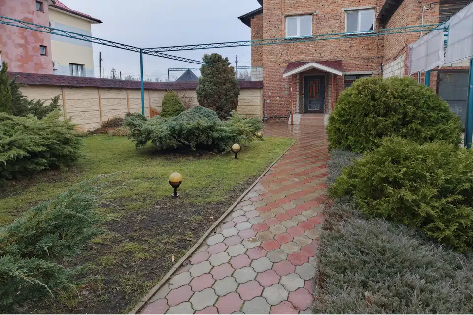 Продаётся 2-этажный дом, 280 м²