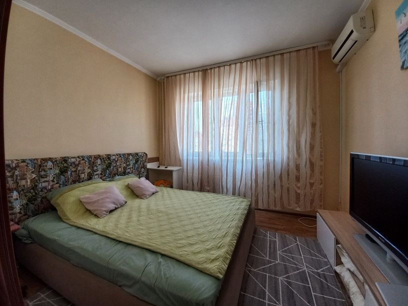 Продаётся 1-комнатная квартира, 58 м²