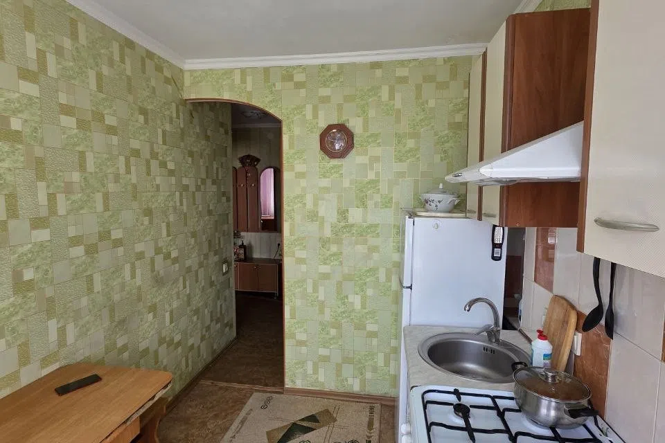 Продаётся 4-комнатная квартира, 61.5 м²