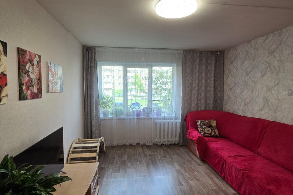 Продаётся 3-комнатная квартира, 55.6 м²