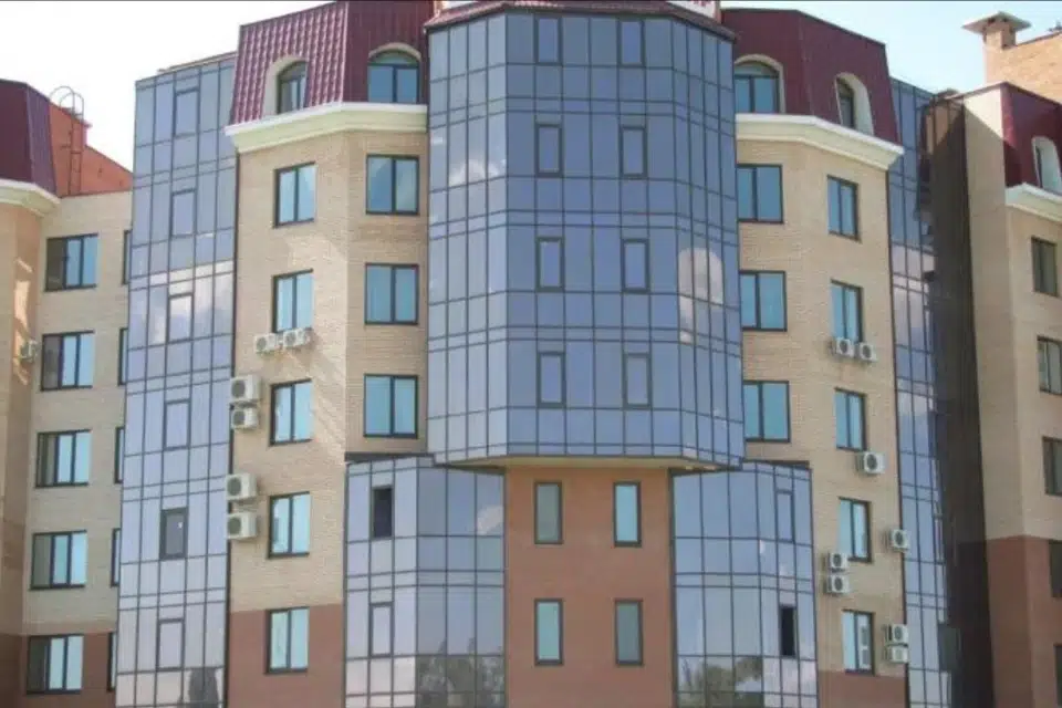 Продаётся 4-комнатная квартира, 165 м²