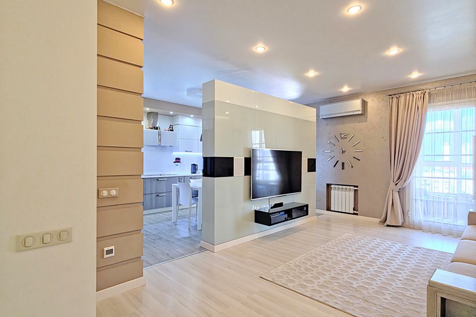 Продаётся 3-комнатная квартира, 135 м²
