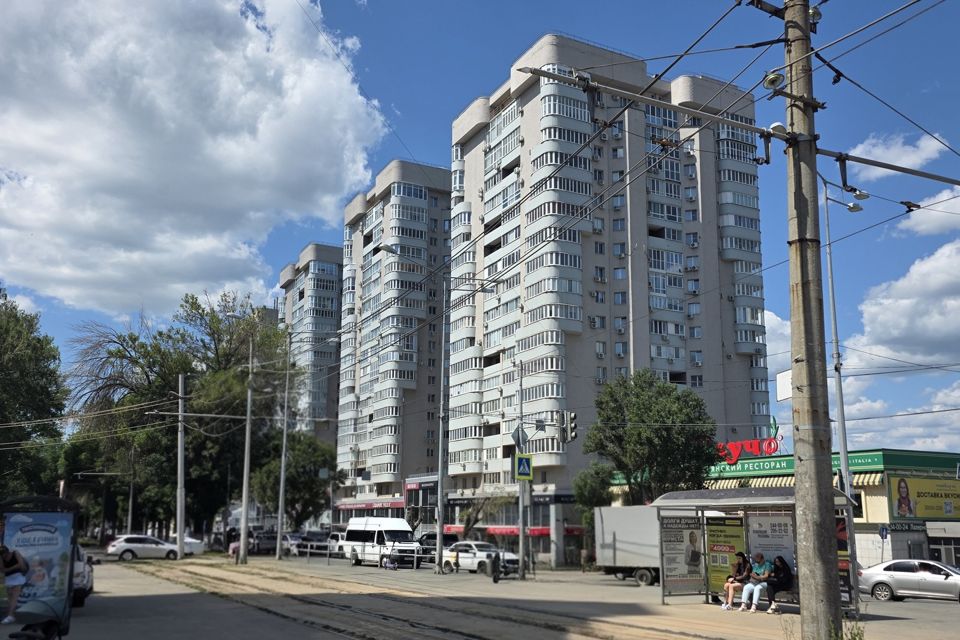Продаётся 2-комнатная квартира, 81.6 м²