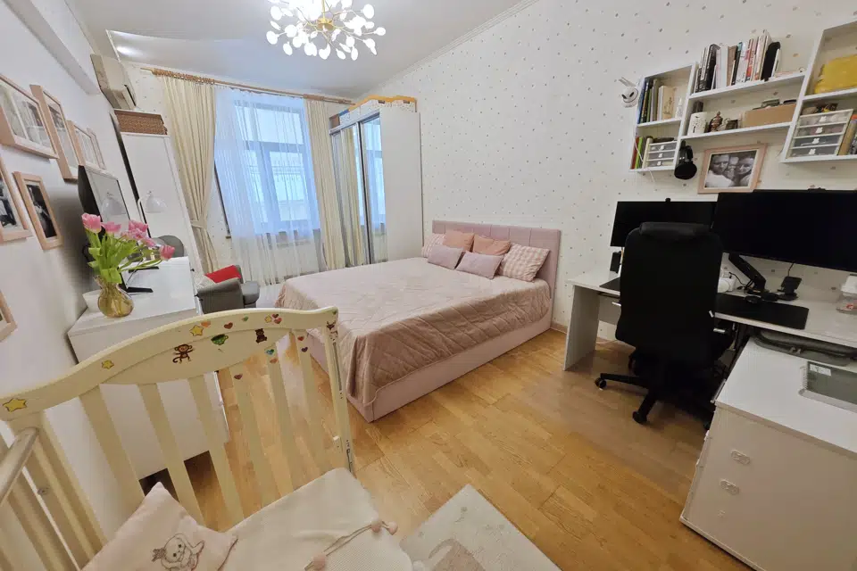 Продаётся 3-комнатная квартира, 100 м²