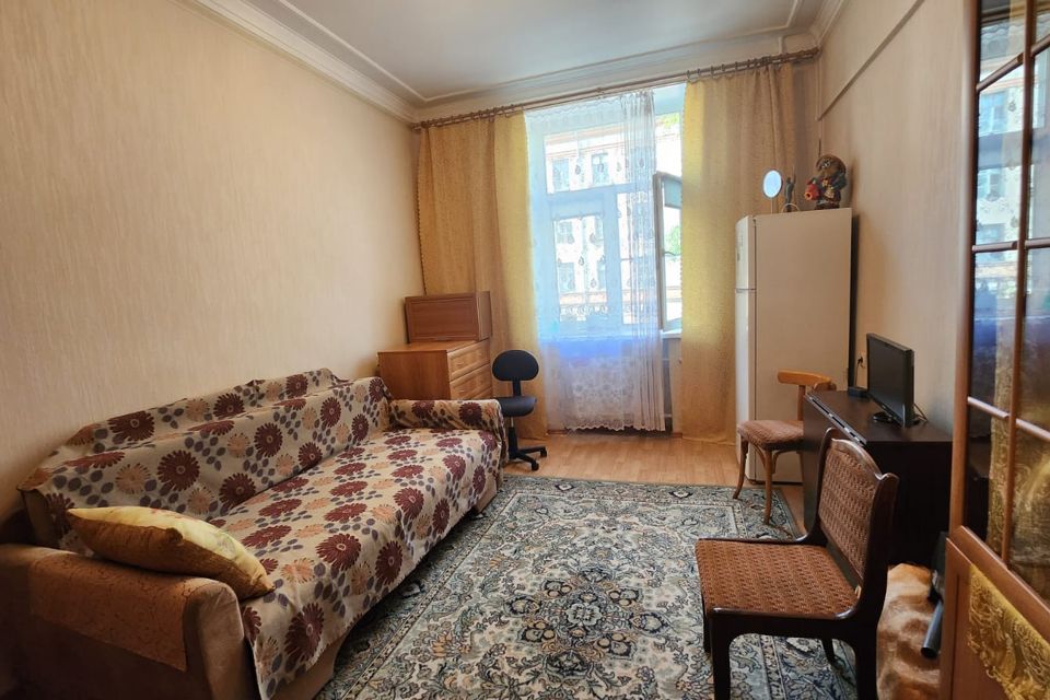 Продаётся комната в 3-комн. квартире, 15.4 м²
