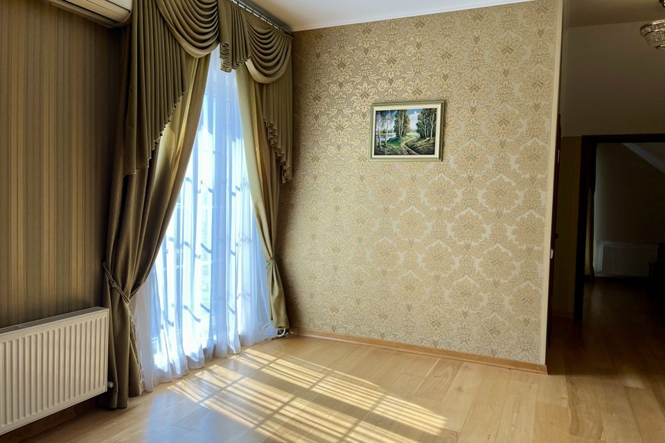 Продаётся 2-этажный дом, 271 м²