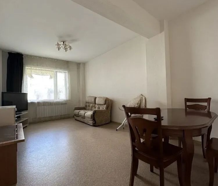 Продаётся 3-комнатная квартира, 98 м²