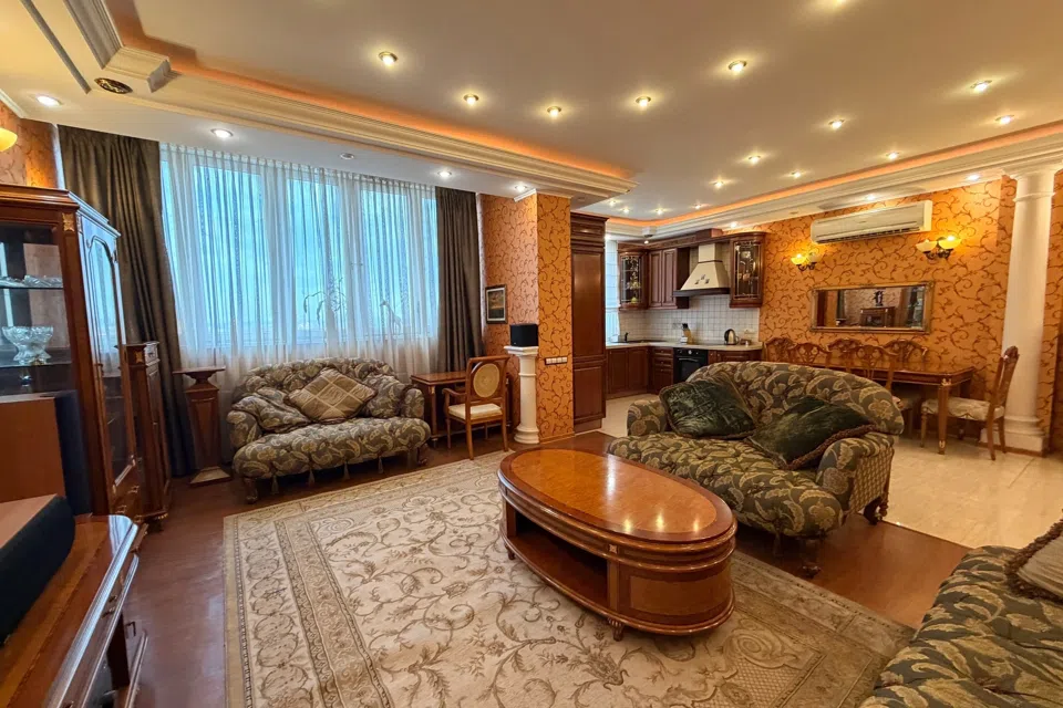 Продаётся 2-комнатная квартира, 82 м²