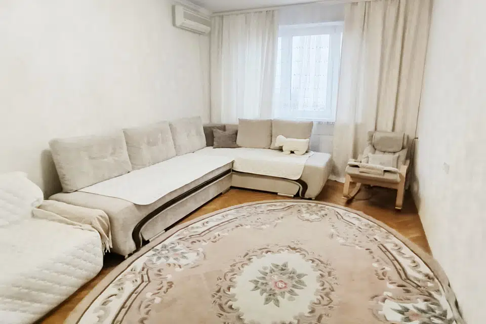 Продаётся 4-комнатная квартира, 100 м²