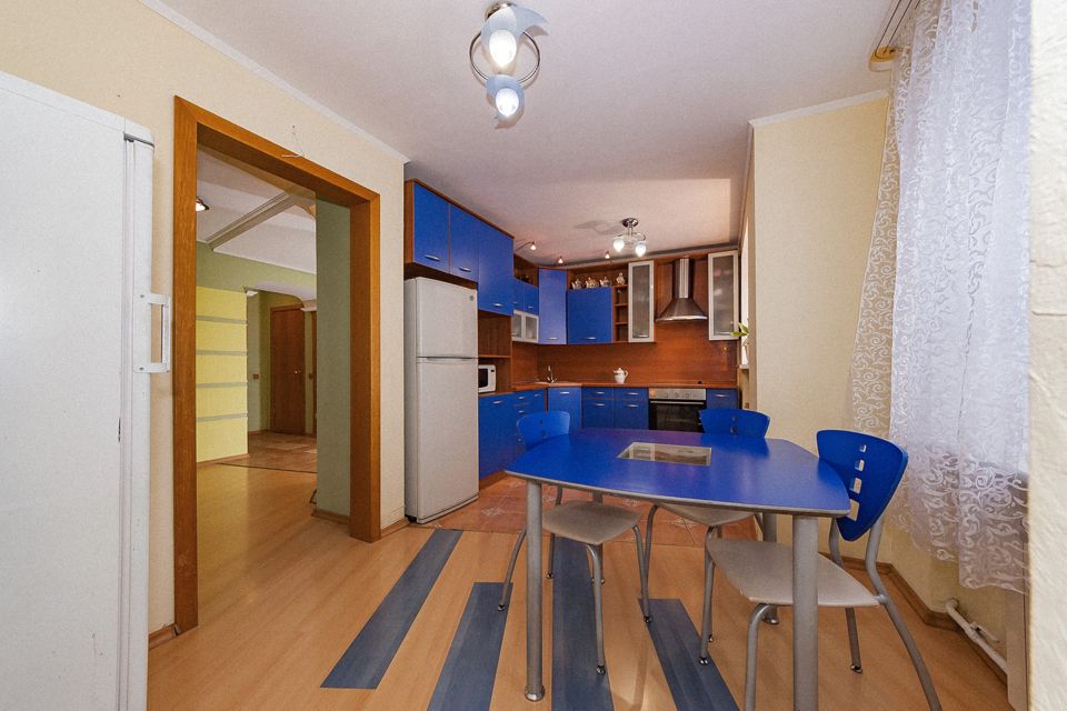 Продаётся 4-комнатная квартира, 118.5 м²