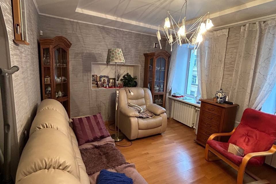 Продаётся 4-комнатная квартира, 65.7 м²