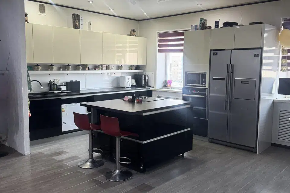 Продаётся 4-комнатная квартира, 88 м²