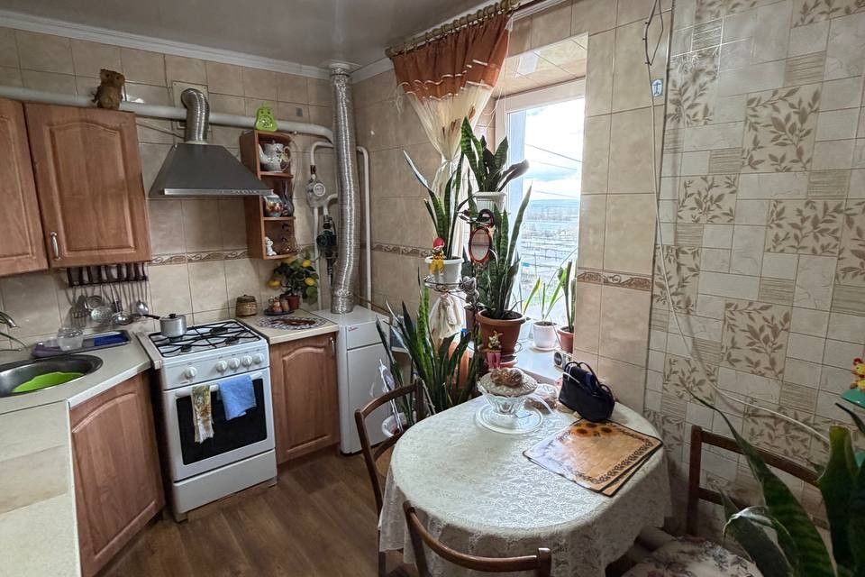 Продаётся 3-комнатная квартира, 65.2 м²