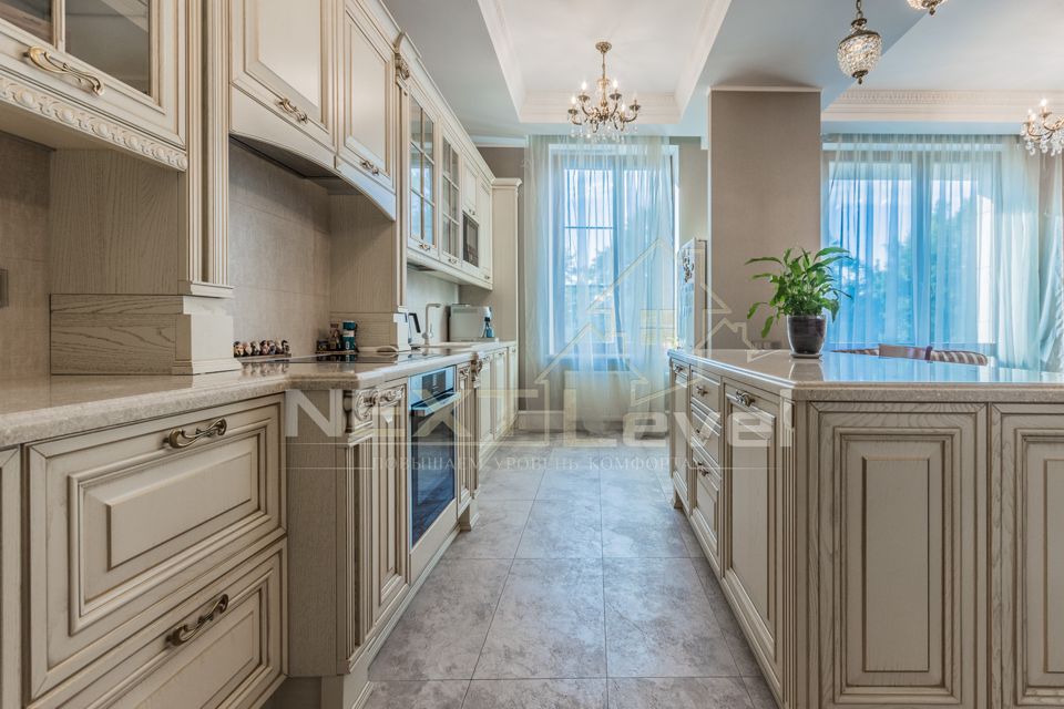 Продаётся 4-комнатная квартира, 137.9 м²
