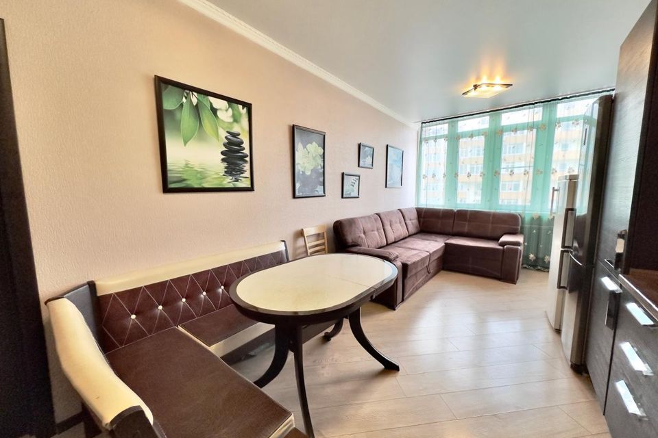 Продаётся 1-комнатная квартира, 57 м²