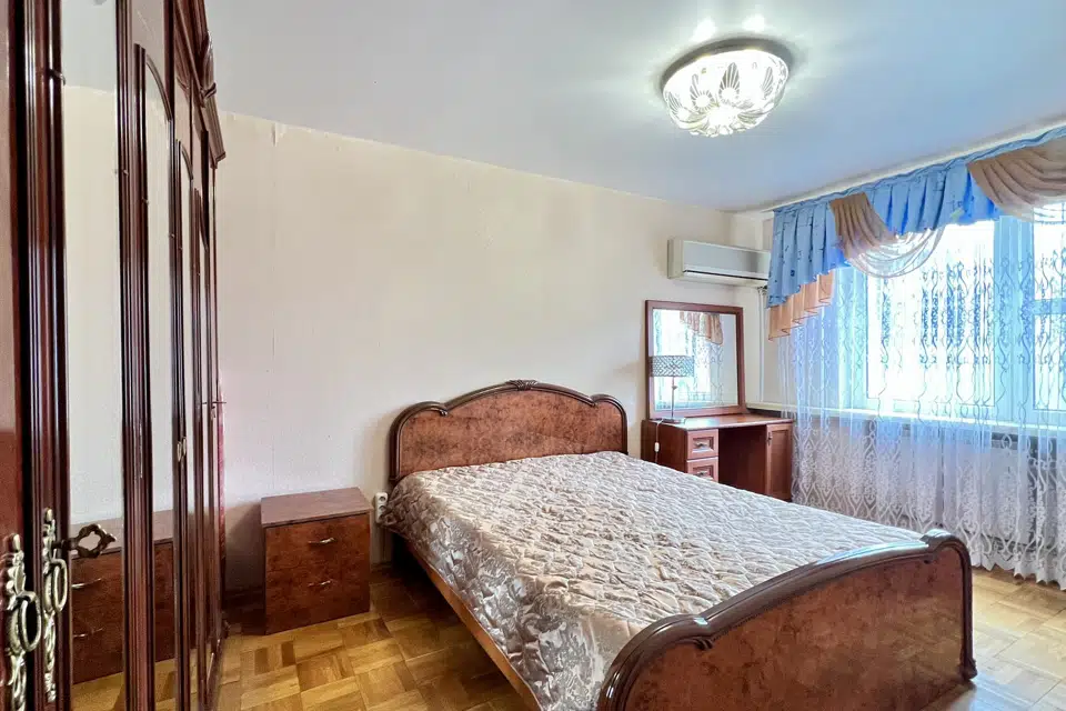 Продаётся 4-комнатная квартира, 90.2 м²