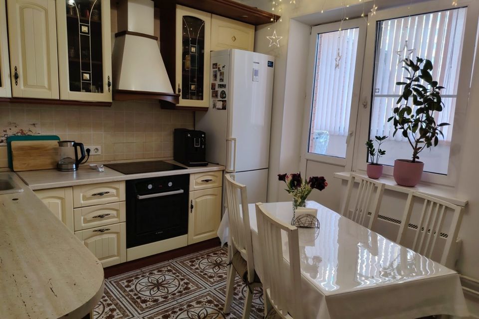 Продаётся 2-комнатная квартира, 63.2 м²