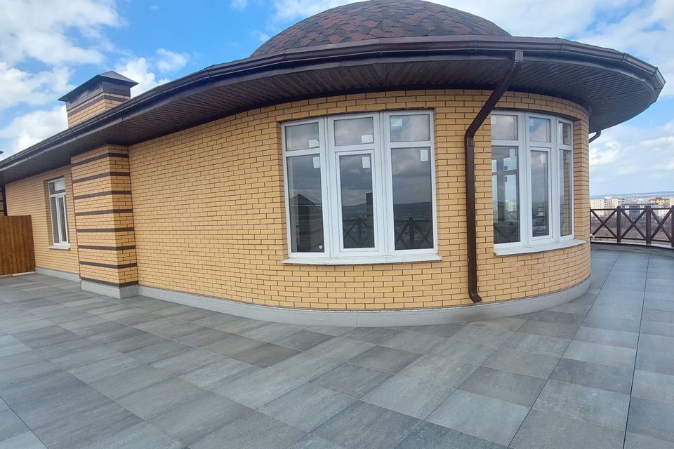 Продаётся 4-комнатная квартира, 311 м²