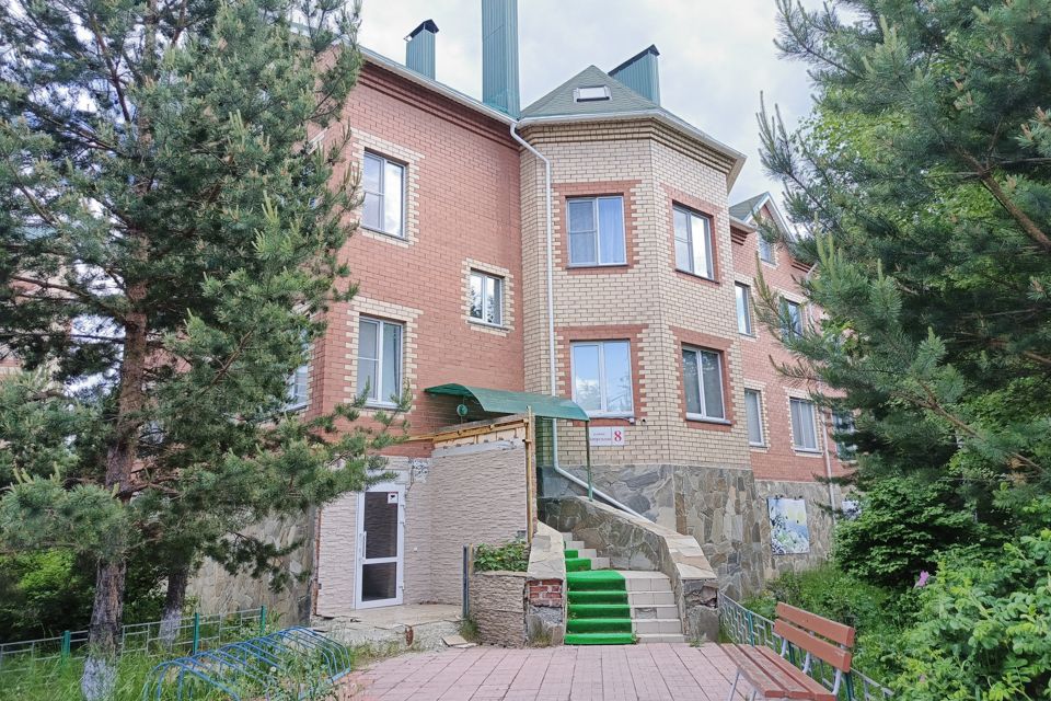 Продаётся 3-комнатная квартира, 100.7 м²