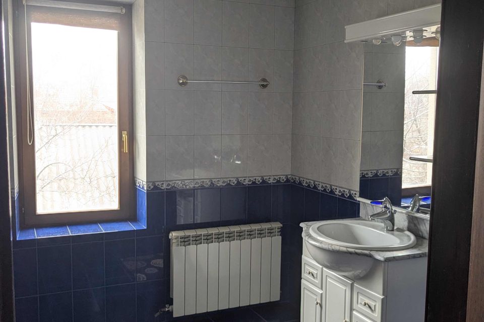 Продаётся 2-этажный дом, 270 м²