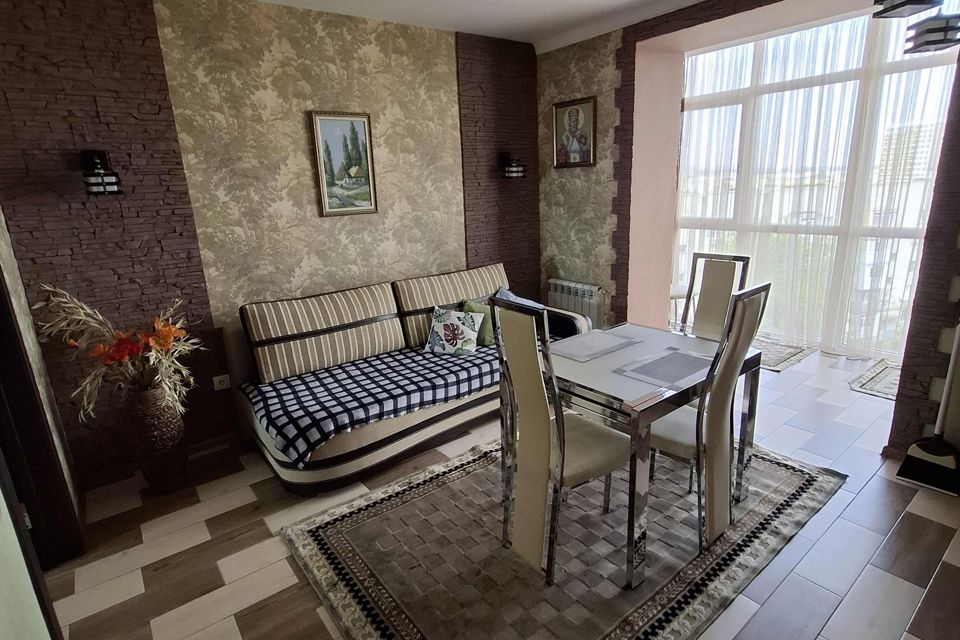 Продаётся 1-комнатная квартира, 62.6 м²