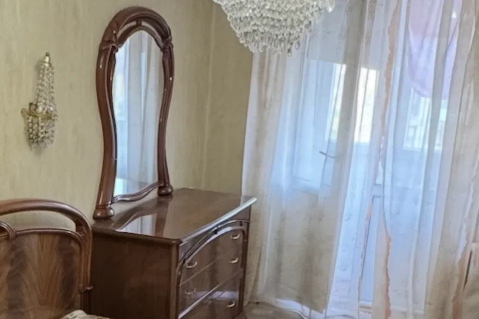 Продаётся 3-комнатная квартира, 637 м²