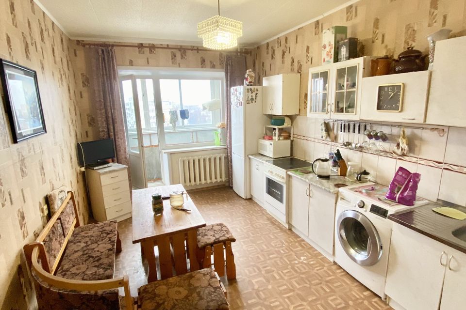 Продаётся 4-комнатная квартира, 98.2 м²