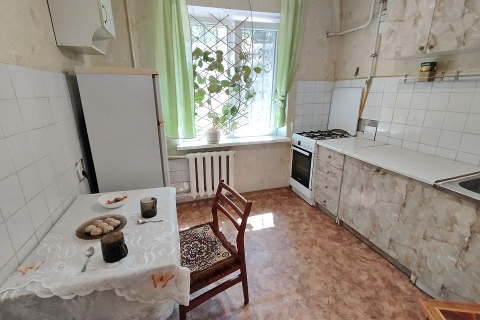 Продаётся 4-комнатная квартира, 98 м²