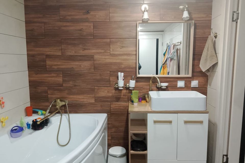 Продаётся 4-комнатная квартира, 128.1 м²
