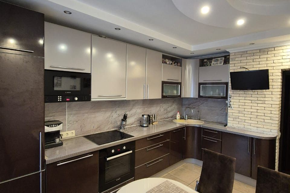 Продаётся 2-комнатная квартира, 60.5 м²