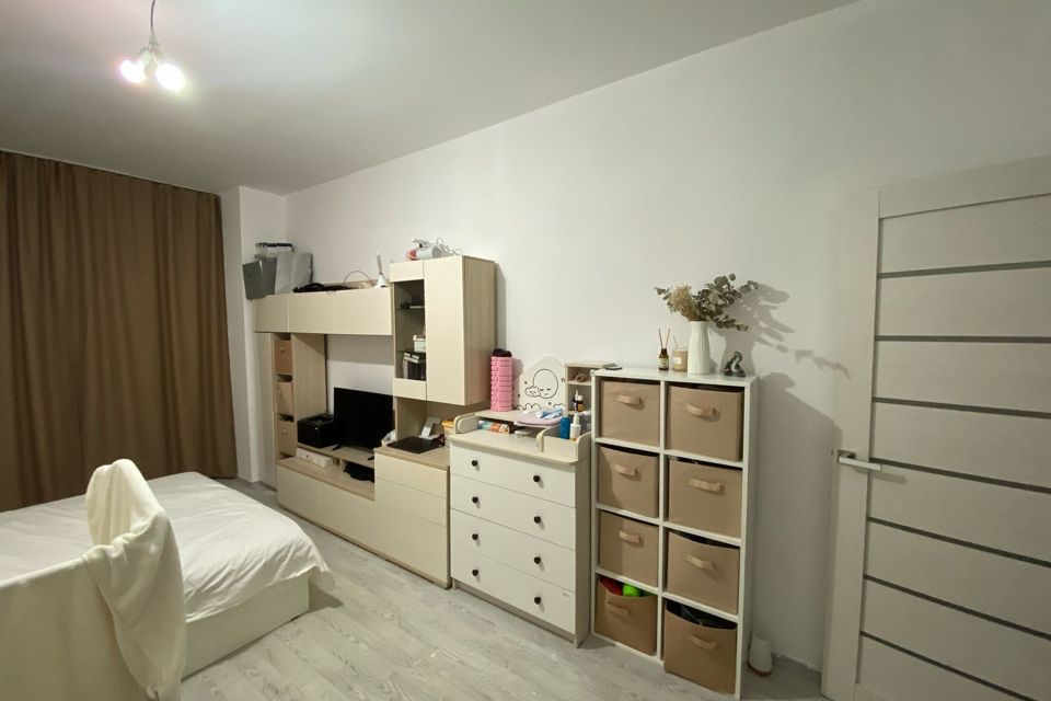 Продаётся 1-комнатная квартира, 41.7 м²