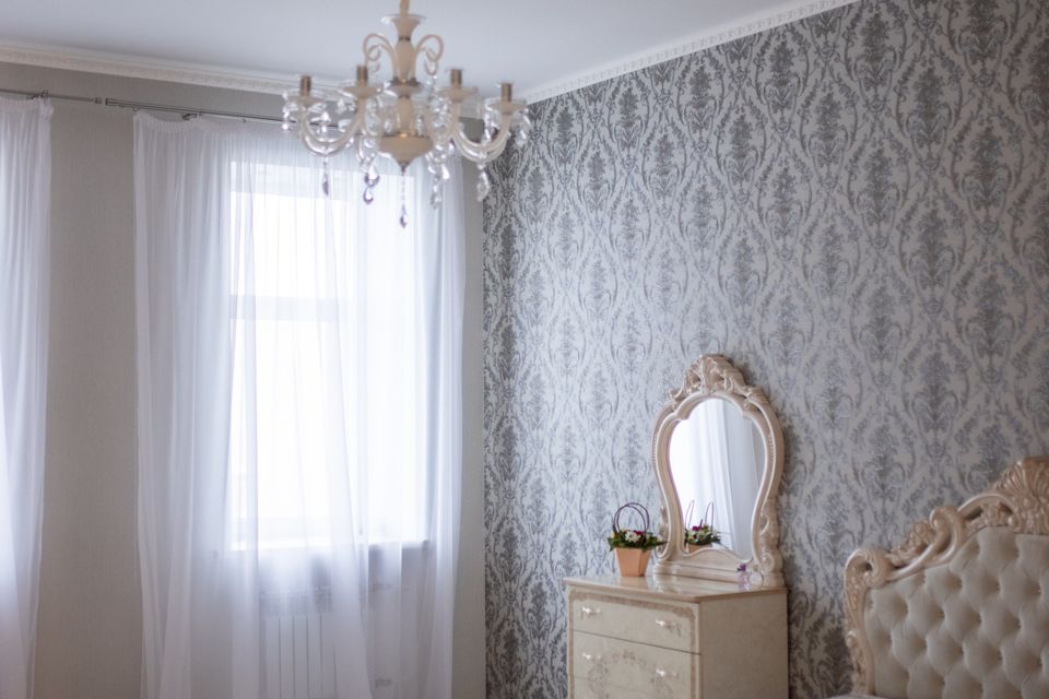 Продаётся 4-комнатная квартира, 166.7 м²