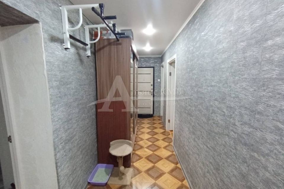 Продаётся 4-комнатная квартира, 77 м²
