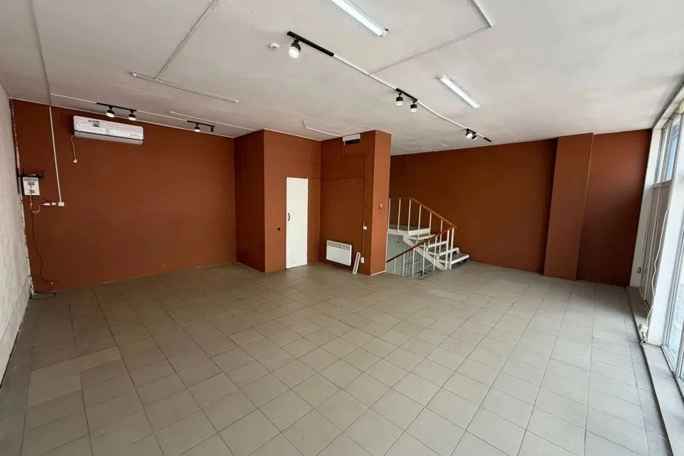 Продаётся торговое помещение, 310 м²