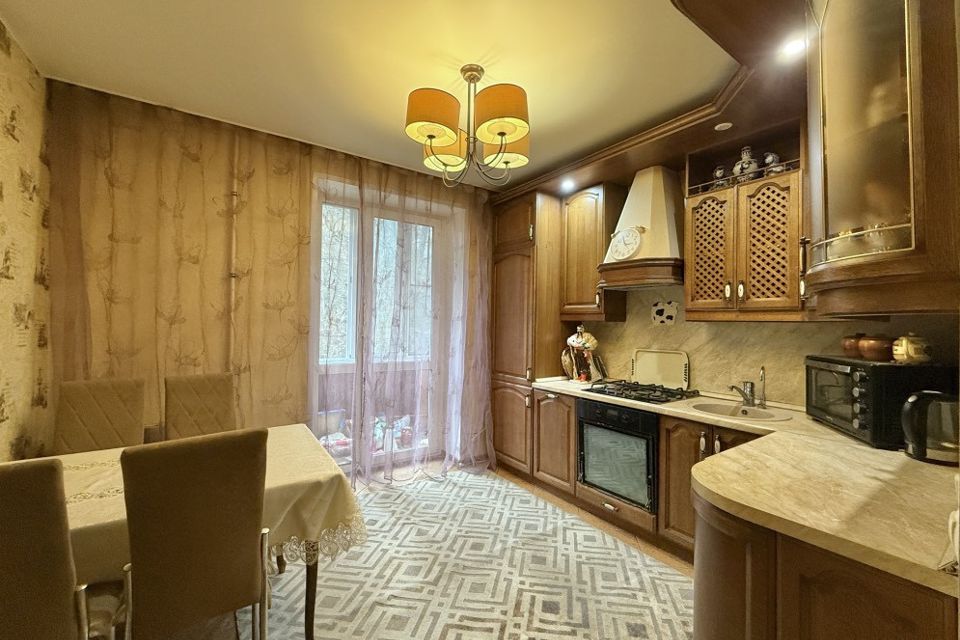 Продаётся 4-комнатная квартира, 108.4 м²