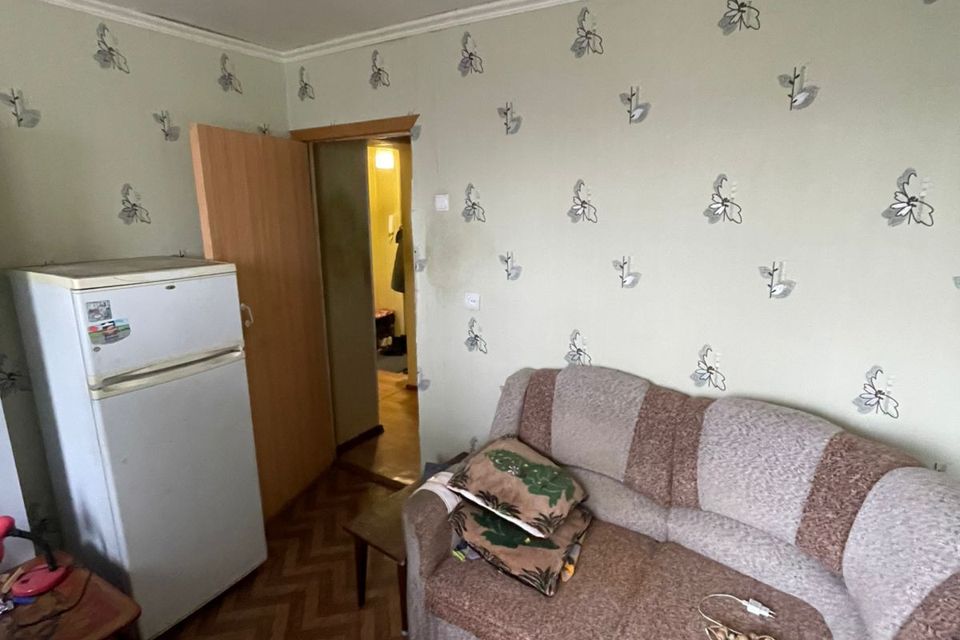 Продаётся комната в 3-комн. квартире, 10.1 м²
